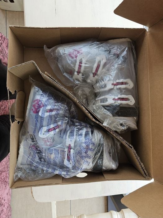 Продам лыжи ELAN с ботинками BIWEC для девочки