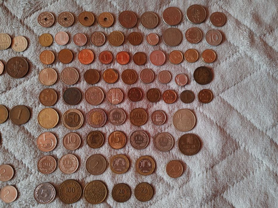 vand colectie de monede 210 buc