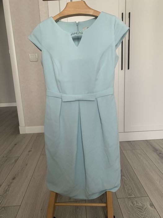 Платья вечерние