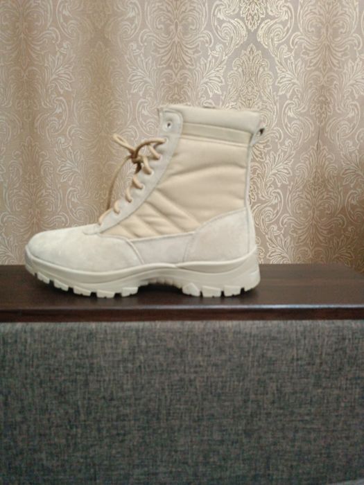 Берцы.                 .