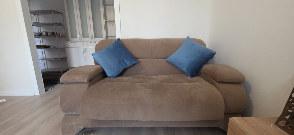 Диван двухместный, раскладывается