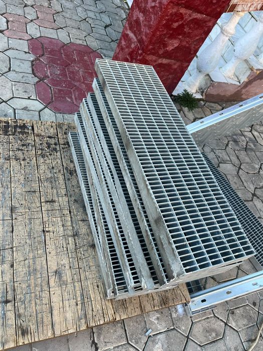 Trepte zincate galvanizate