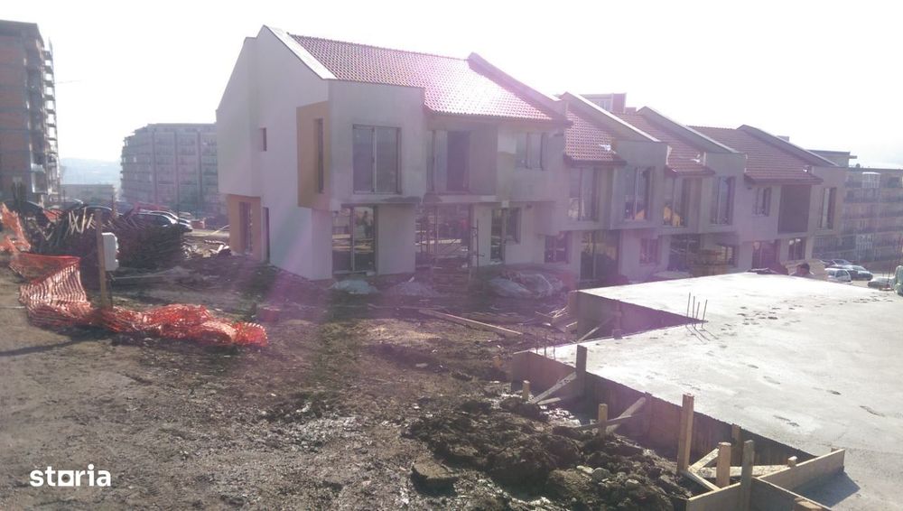 Apartament 3 dormitoare, pod mansardabil, gradina, loc parcare
