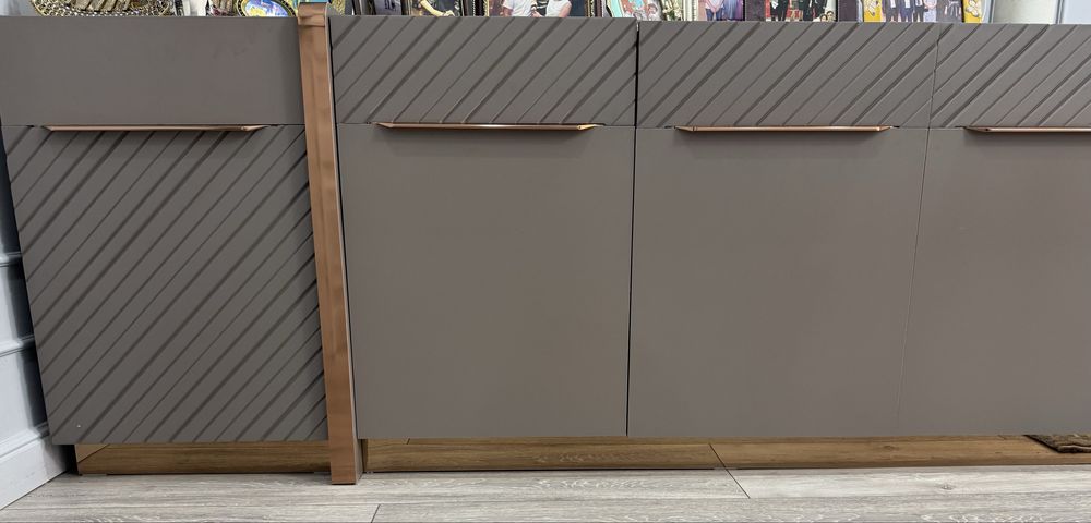 Комод с зеркалом