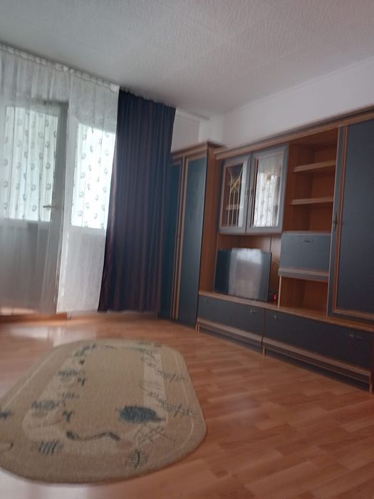 Închiriez apartament 2 camere semidecomandat