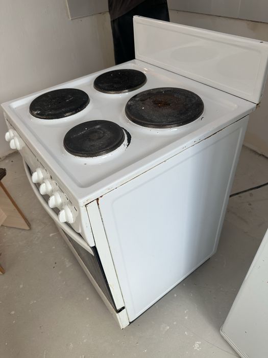 Продам газ плиту