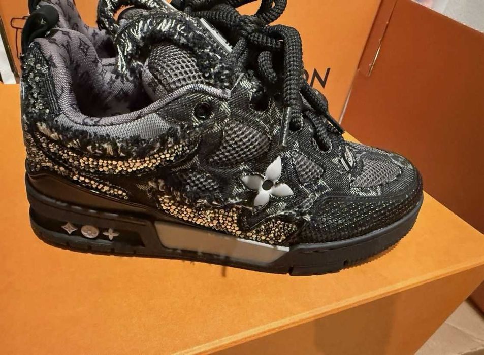 Adidasi Louis Vuitton Swarovski , marimea 46 fit 44-45.