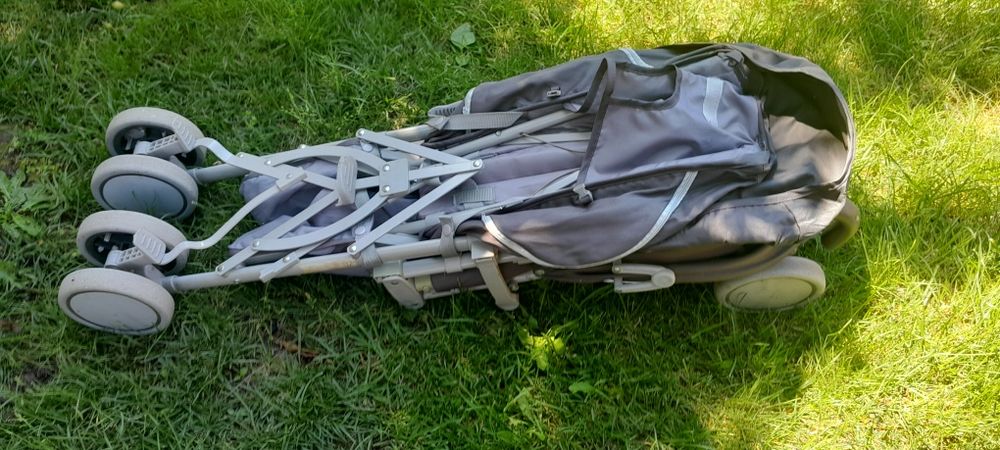 Vând Carut Pliabil Bebe