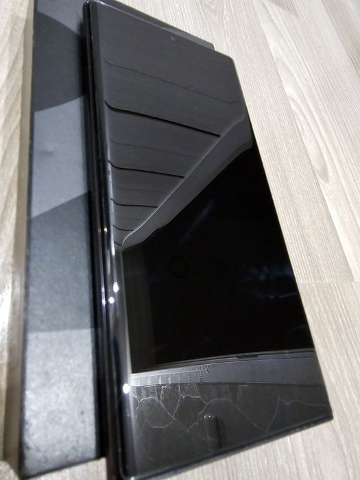 Продам Samsung S22 Ultra Phantom Black 12/256 коробка док.