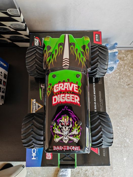 Automodel RC Losi 1/8 LMT Grave Digger 4x4 Brushless