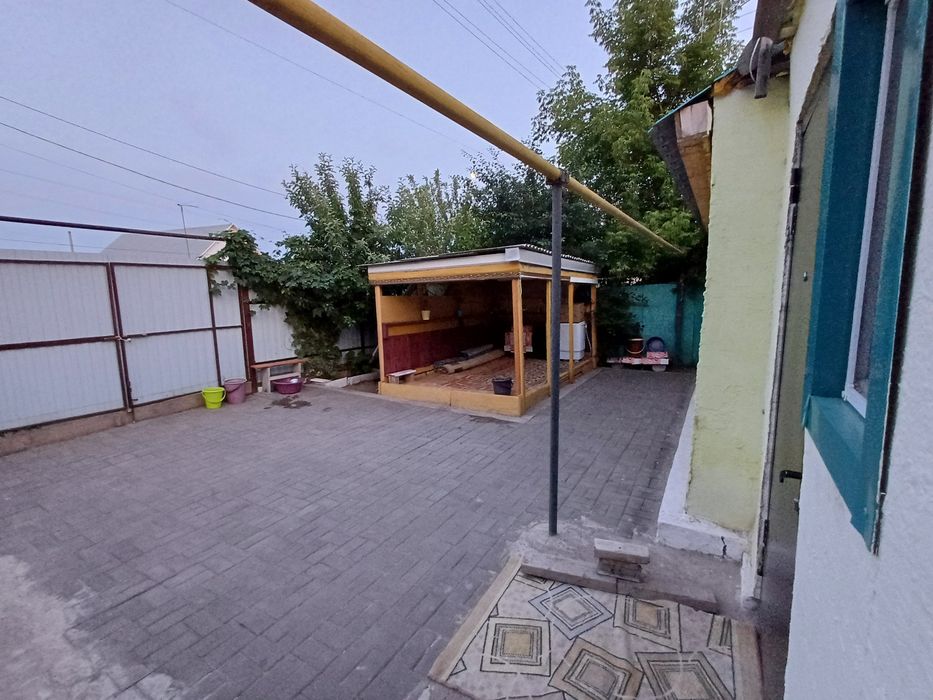 Жер үй сатылады.