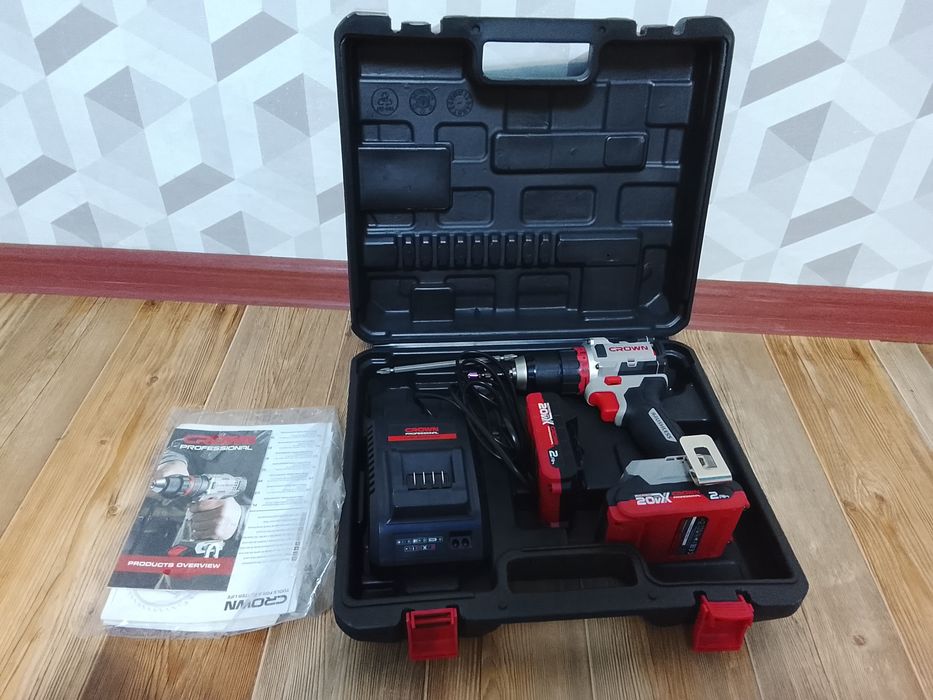 Шуруповерт crown