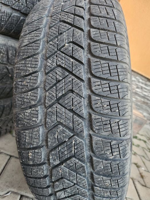 Jante mazda CX5 echipate cu cauciucuri Pirelli.