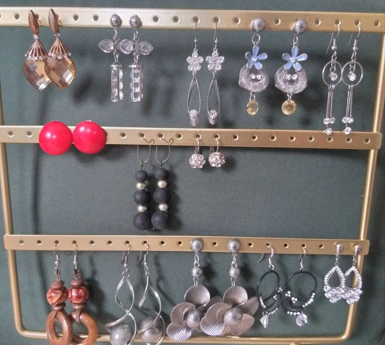 Обици по 1 и 2лв.