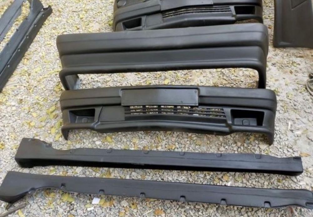 Бампер на мерседес 190 амг