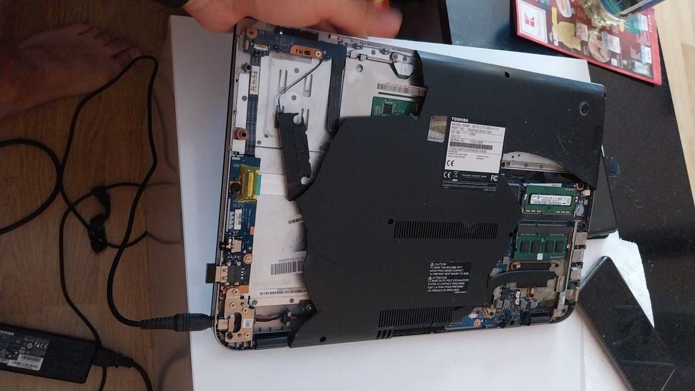 Лаптоп toshiba m50 110 satelite, работещ за части
