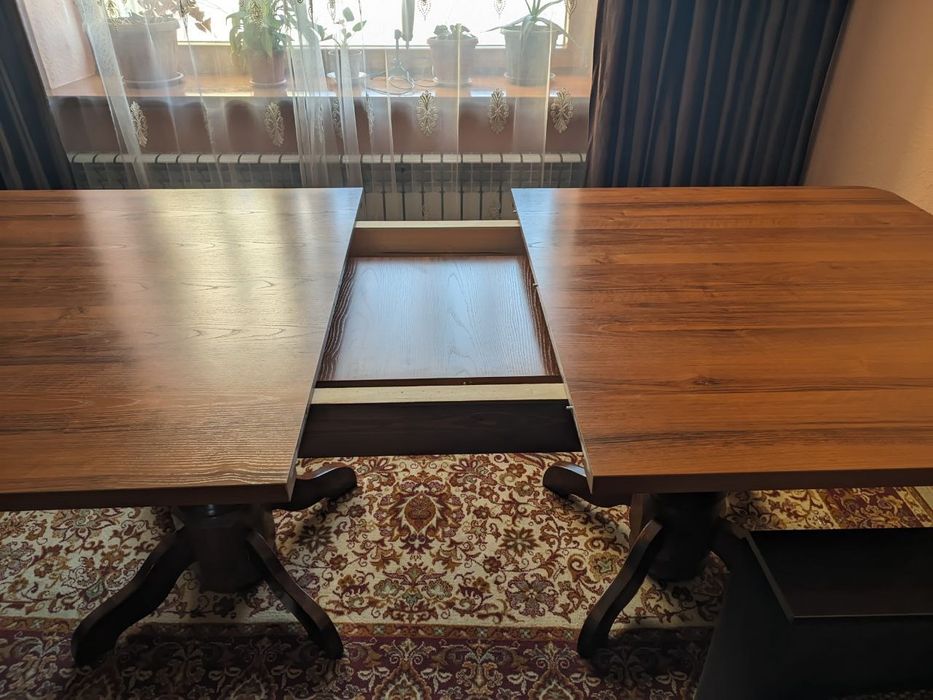 Продам стол для гостинной