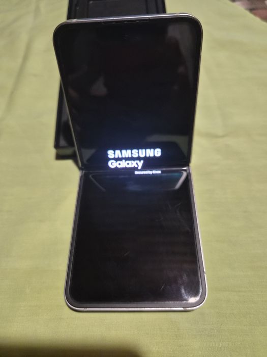 Samsung galaxy z flip 6