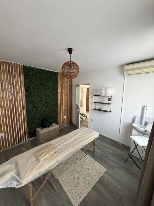 Inchiriez camera în salon-Câmpina