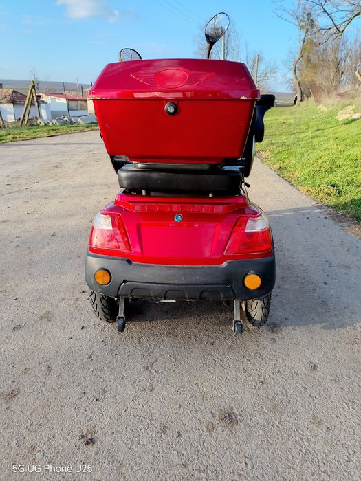 Инвалиден скутер