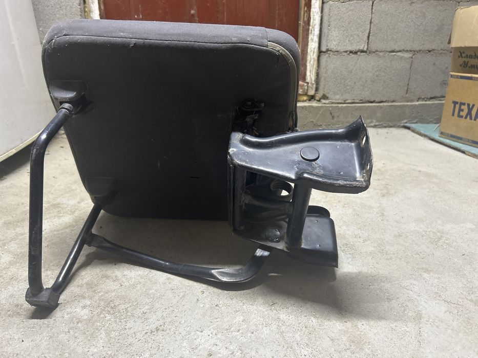 Сиденье для автомобиля кресло дополнительное