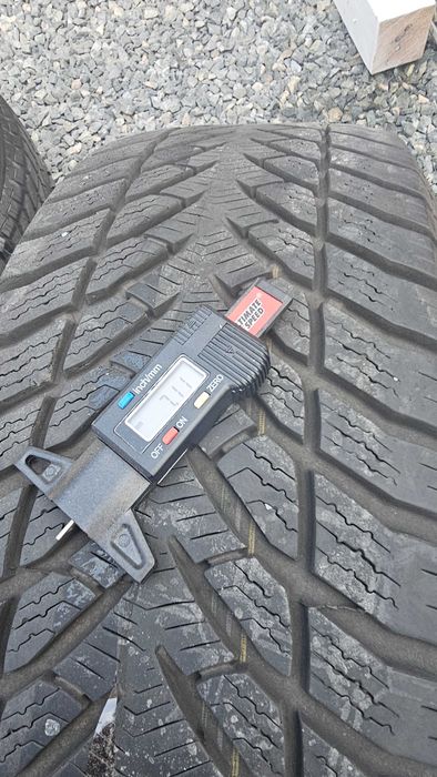 Anvelope iarna Goodyear Ultragrip + SUV 4x4   235 60 R18  18