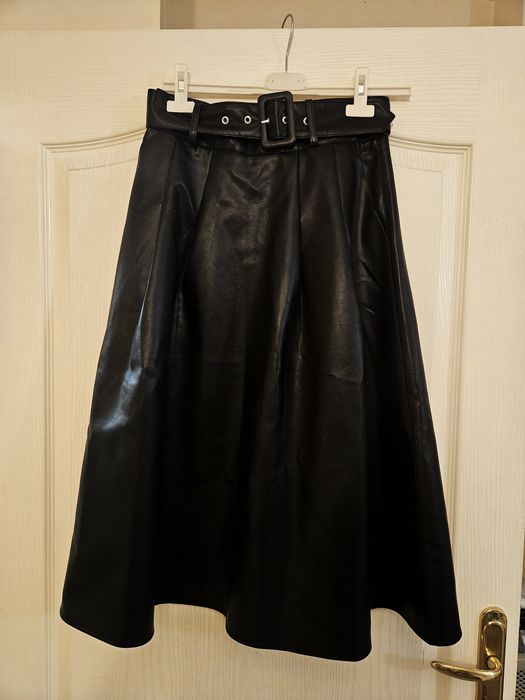 Черна кожена пола Mohito