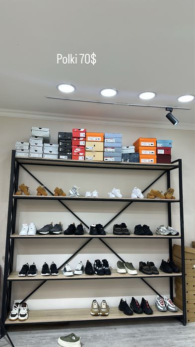 Prodayotca mebel’ dlya magazinov