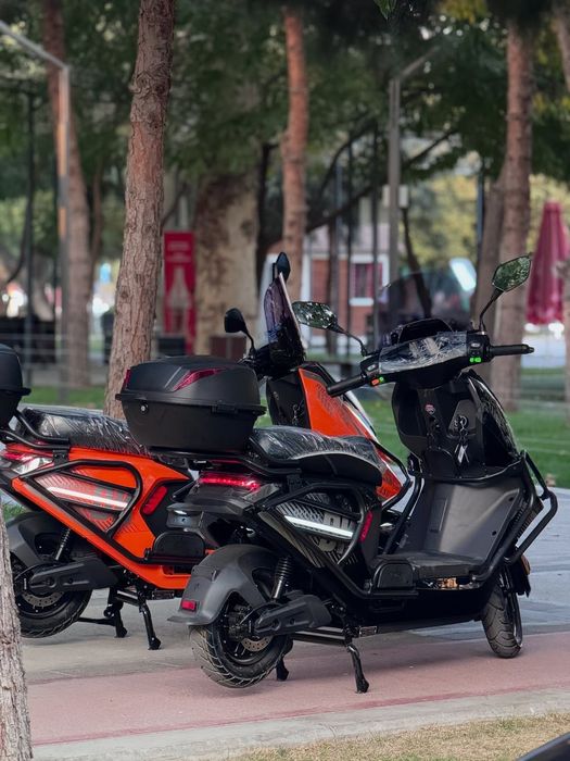 DUGASU AE5 model qora rangli elektr skuter