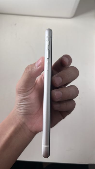 Айфон 11 Идеал.