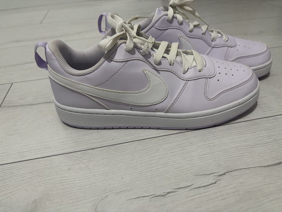 adidasi nike mov femei