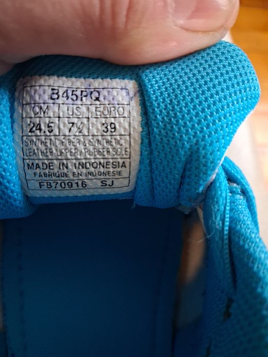 Дамски маратонки Асикс 39