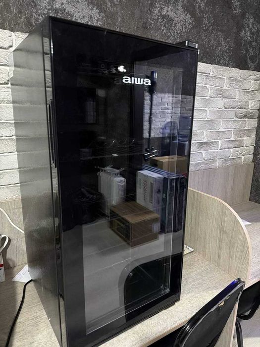 Витринный холодильник-морозильник Aiwa 98лт с гарантией 1 год!!