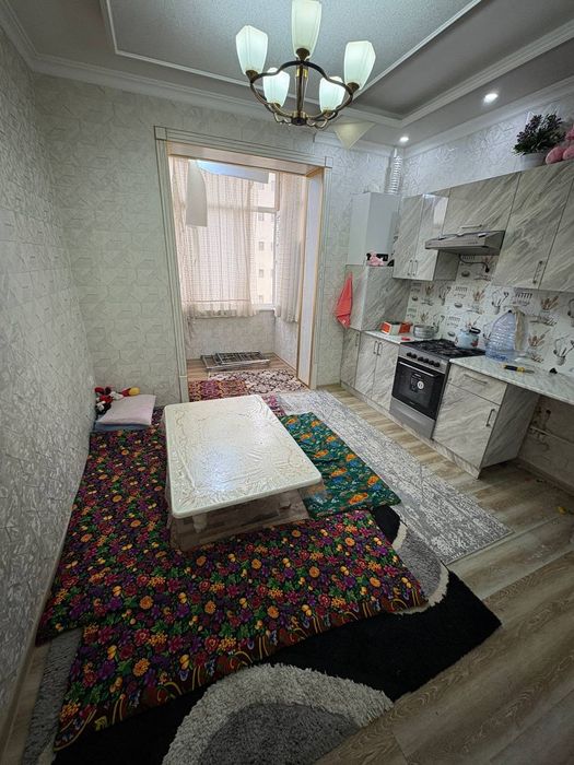 Бухара . Сдаётся 2 комнатная квартира   на микрорайоне