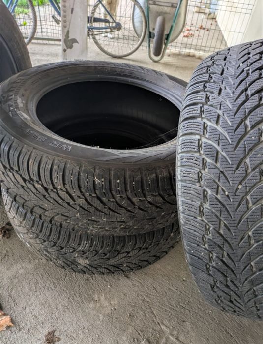 235/60/18 Nokian