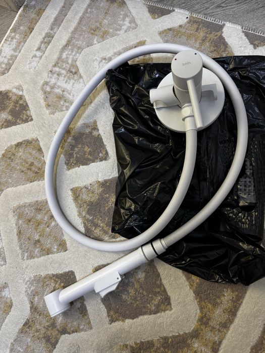 Продам гигиенический душ Iddis