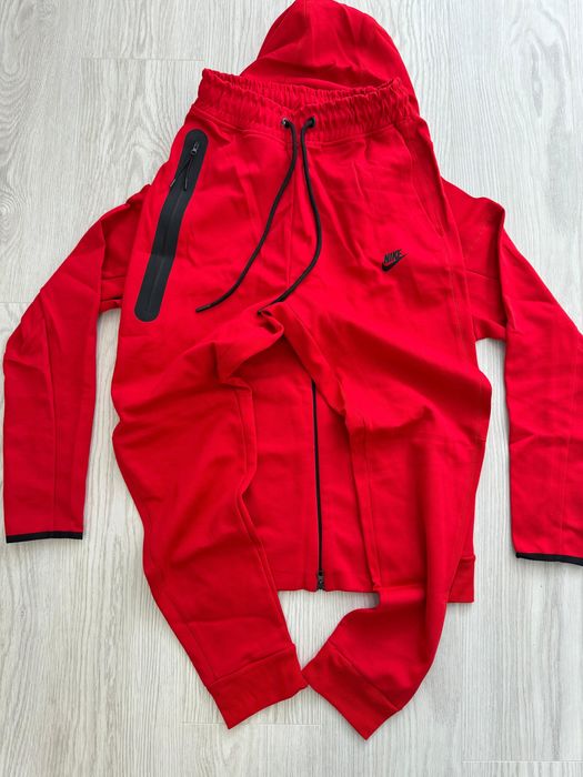 Nike tech fleece premium red