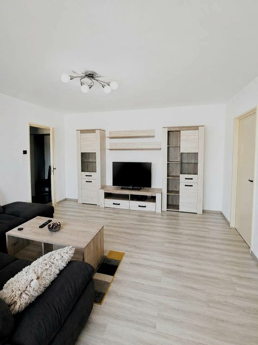 Proprietar, vand apartament cu doua camere