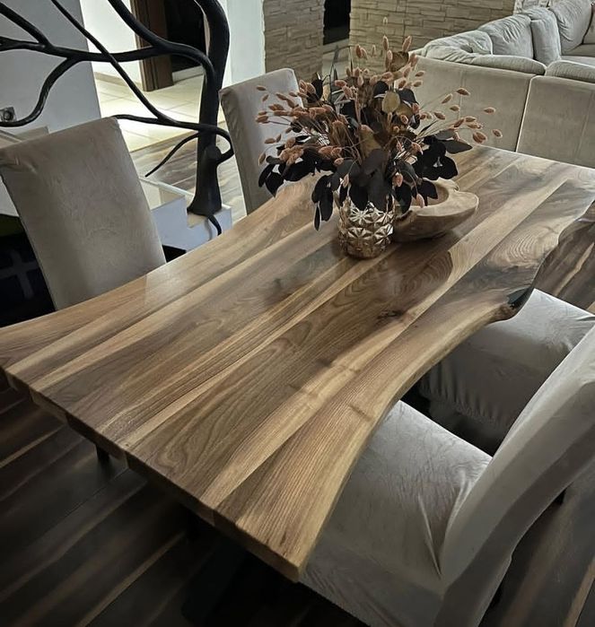 Маса от масив орех с метални крака