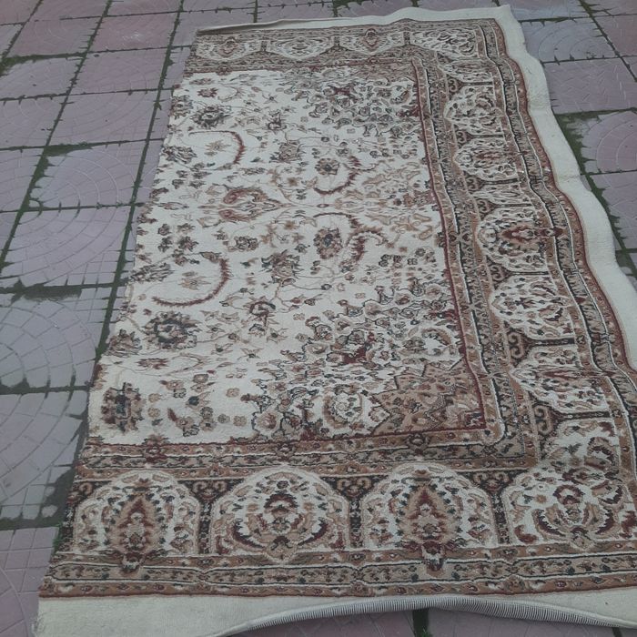 Продам ковёр. В хорошем состоянии.