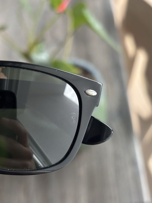 Ray-Ban 2132 New Wayfarer