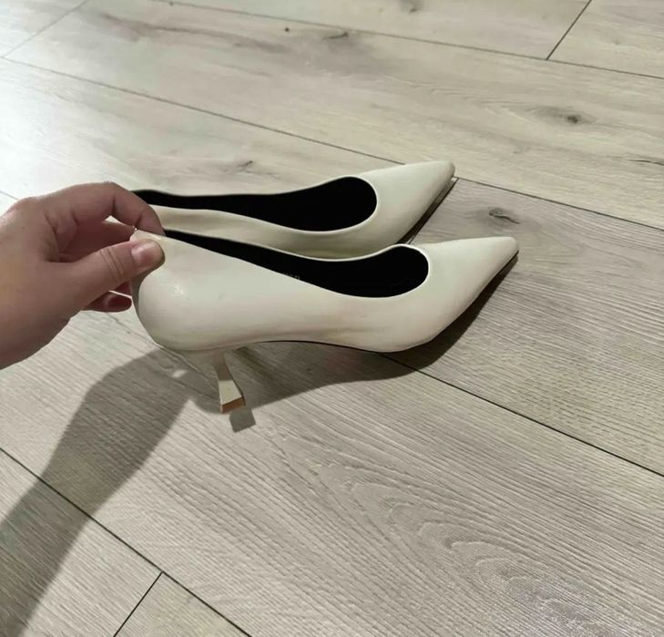Продам туфли в цвете айвори