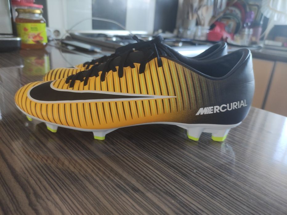 Ghete de fotbal Nike Mercurial noi marimea 42