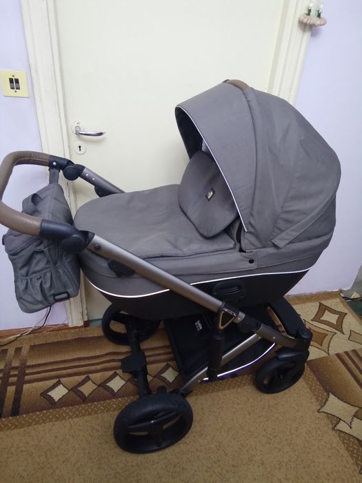 Детская коляска 3 в 1