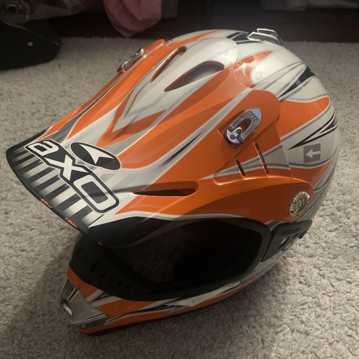 Маркови каски за мотор/колело