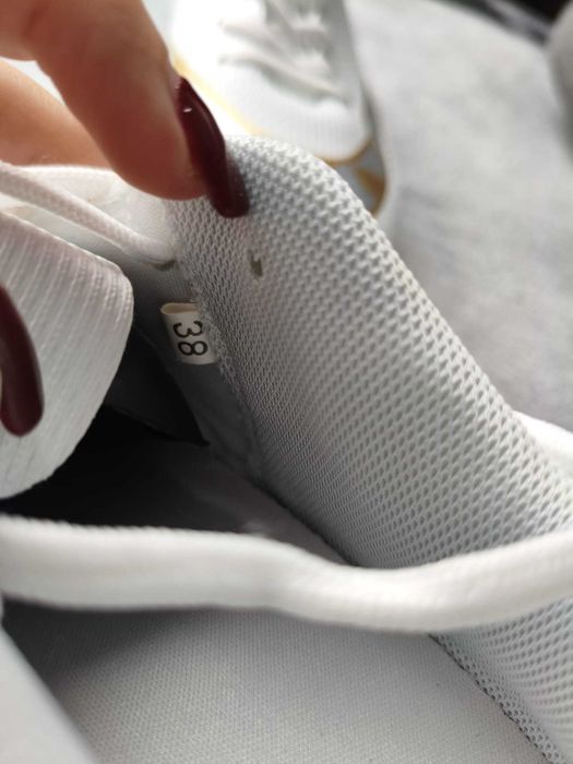 Ghete fotbal VTASQ pentru copii – alb, mărimea EU 38