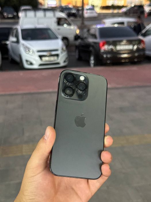 Iphone 14 pro qora rangda