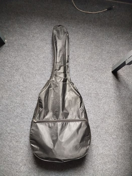Gitara 40 dyumlik, uzunligi 105 sm