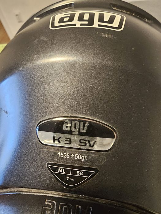 Мъжла мото каска  AGU