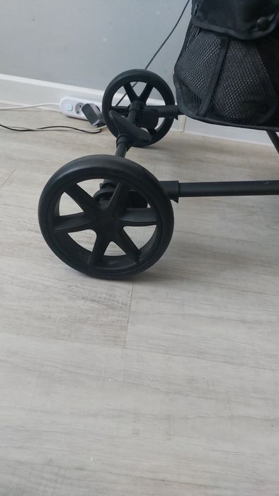 Продам коляску TOMIX